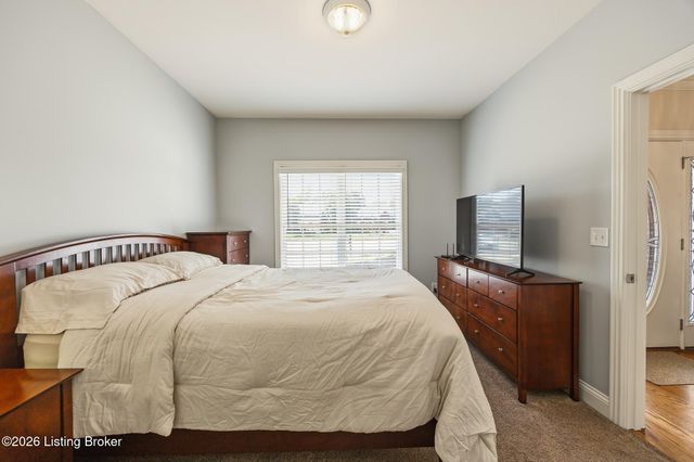 8209 Parker Grant Ct, Louisville, KY 40291