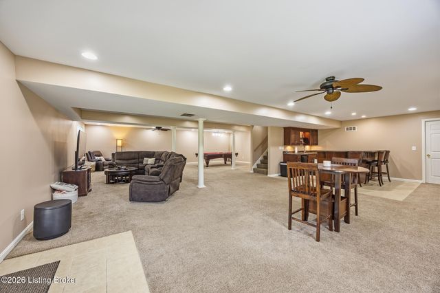 8209 Parker Grant Ct, Louisville, KY 40291