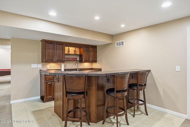 8209 Parker Grant Ct, Louisville, KY 40291