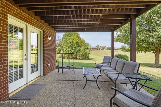 8209 Parker Grant Ct, Louisville, KY 40291