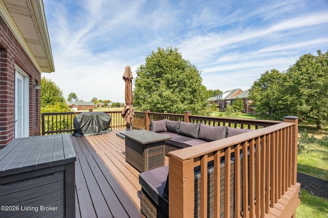 8209 Parker Grant Ct, Louisville, KY 40291