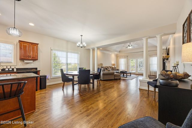 8209 Parker Grant Ct, Louisville, KY 40291