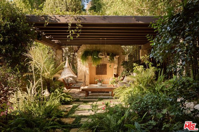 1164 N Doheny Drive, Los Angeles, CA 90069