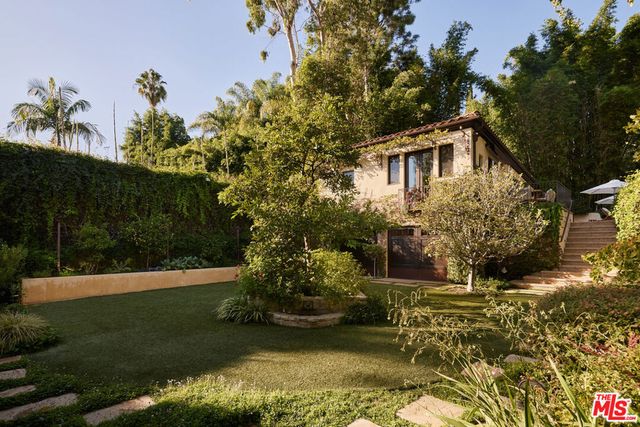1164 N Doheny Drive, Los Angeles, CA 90069