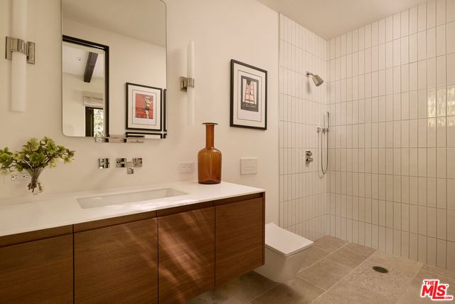 1164 N Doheny Drive, Los Angeles, CA 90069