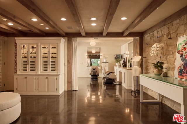 1164 N Doheny Drive, Los Angeles, CA 90069