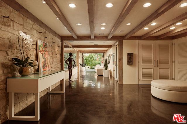 1164 N Doheny Drive, Los Angeles, CA 90069
