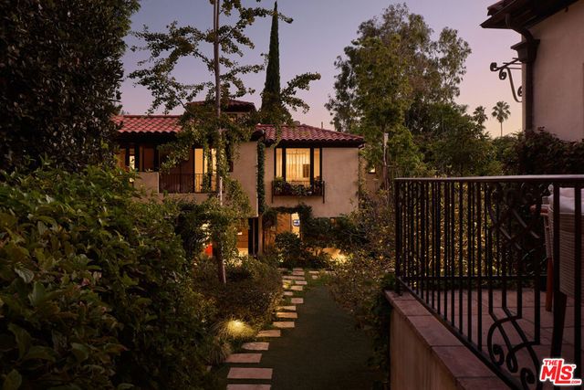 1164 N Doheny Drive, Los Angeles, CA 90069