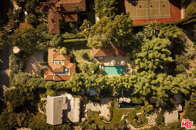 1164 N Doheny Drive, Los Angeles, CA 90069