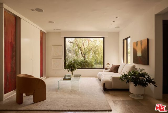 1164 N Doheny Drive, Los Angeles, CA 90069