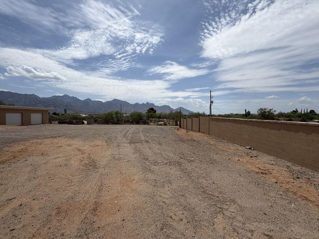15456 N Twin Lakes Drive, Tucson, AZ 85739