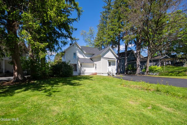 358 Kenwood Avenue, Bethlehem, NY 12054