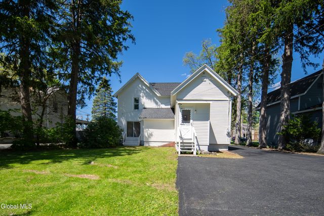 358 Kenwood Avenue, Bethlehem, NY 12054