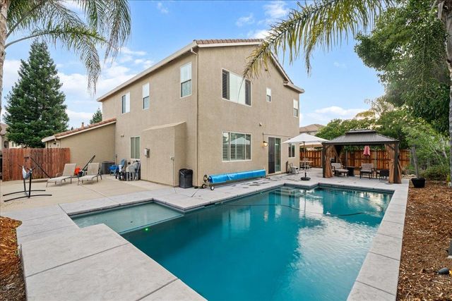 201 Pepper Tree Ct, Roseville, CA 95747