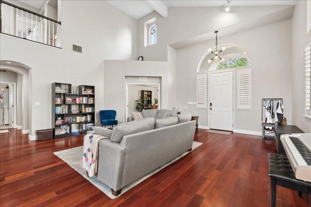 201 Pepper Tree Ct, Roseville, CA 95747