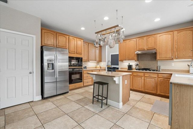 201 Pepper Tree Ct, Roseville, CA 95747
