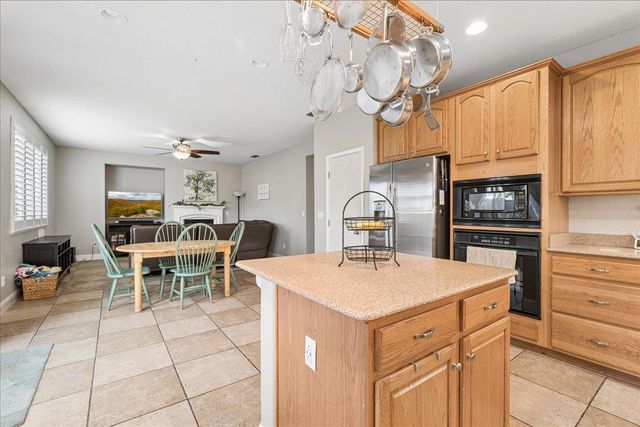 201 Pepper Tree Ct, Roseville, CA 95747