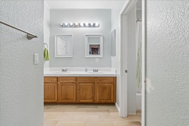 201 Pepper Tree Ct, Roseville, CA 95747