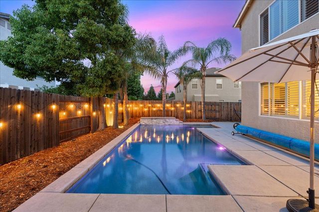201 Pepper Tree Ct, Roseville, CA 95747