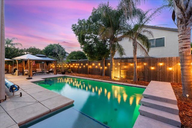 201 Pepper Tree Ct, Roseville, CA 95747