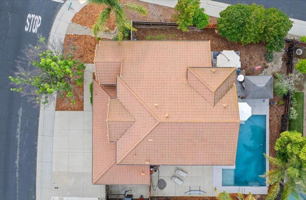 201 Pepper Tree Ct, Roseville, CA 95747