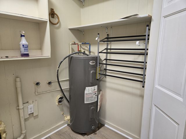 1755 W Trace Creek Rd, Waverly, TN 37185