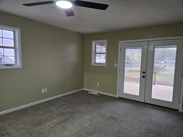 1755 W Trace Creek Rd, Waverly, TN 37185