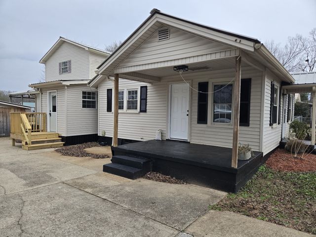 1755 W Trace Creek Rd, Waverly, TN 37185