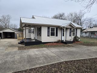 1755 W Trace Creek Rd, Waverly, TN 37185