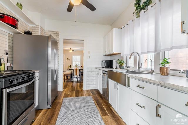 1613 Humboldt, Manhattan, KS 66502