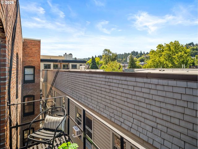 2109 Nw IRVING St 411, Portland, OR 97210