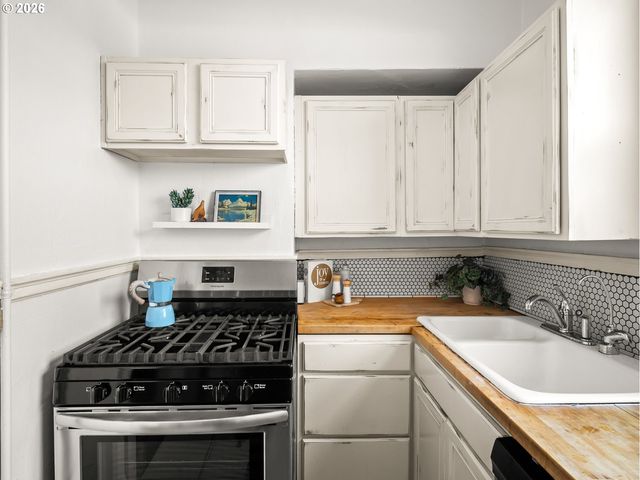 2109 Nw IRVING St 411, Portland, OR 97210