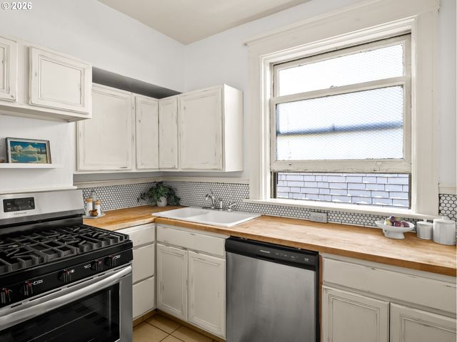 2109 Nw IRVING St 411, Portland, OR 97210