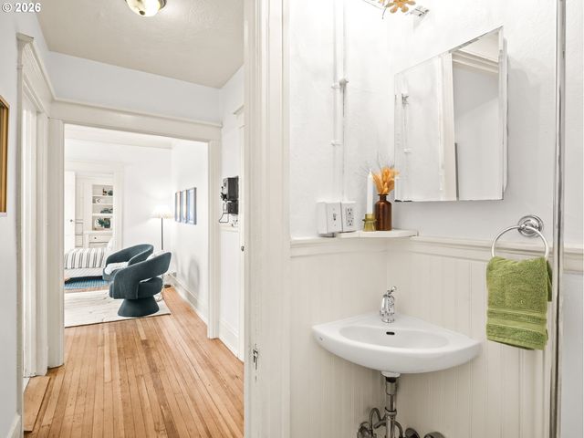 2109 Nw IRVING St 411, Portland, OR 97210