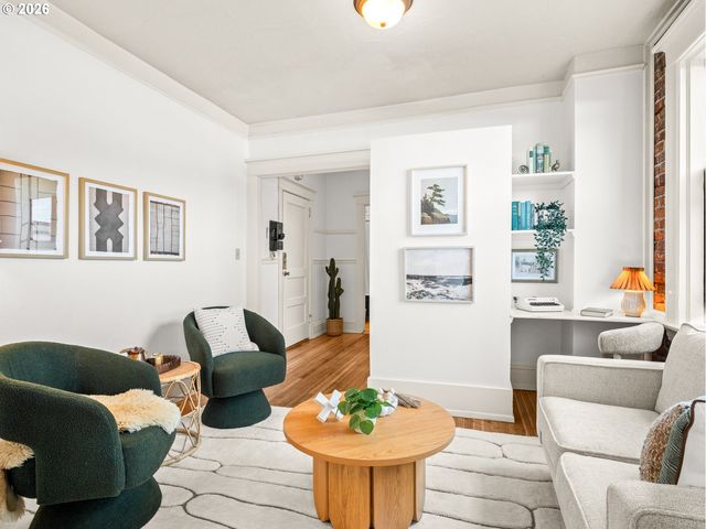 2109 Nw IRVING St 411, Portland, OR 97210