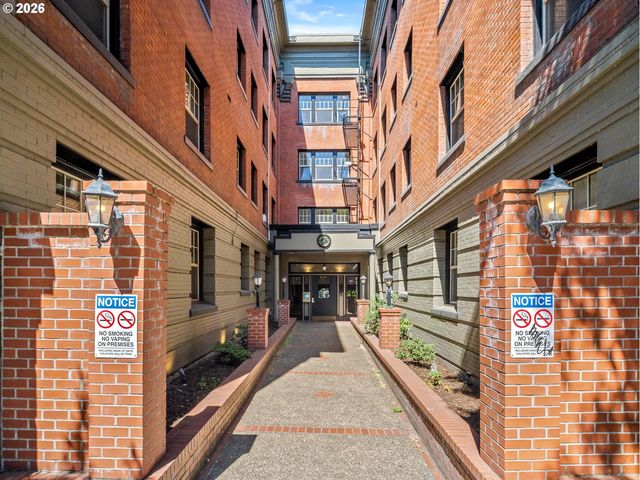 2109 Nw IRVING St 411, Portland, OR 97210