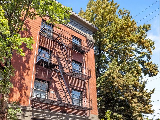 2109 Nw IRVING St 411, Portland, OR 97210