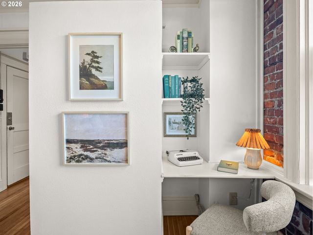 2109 Nw IRVING St 411, Portland, OR 97210