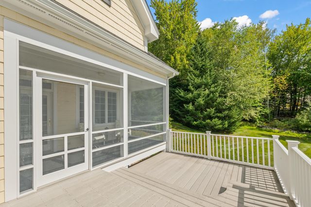 54 Woodbine Lane, Franconia, NH 03580