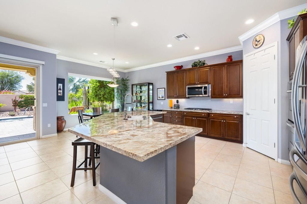 Image 12 of property listing at 39592 Camino Arbusto, Indio, CA 92203