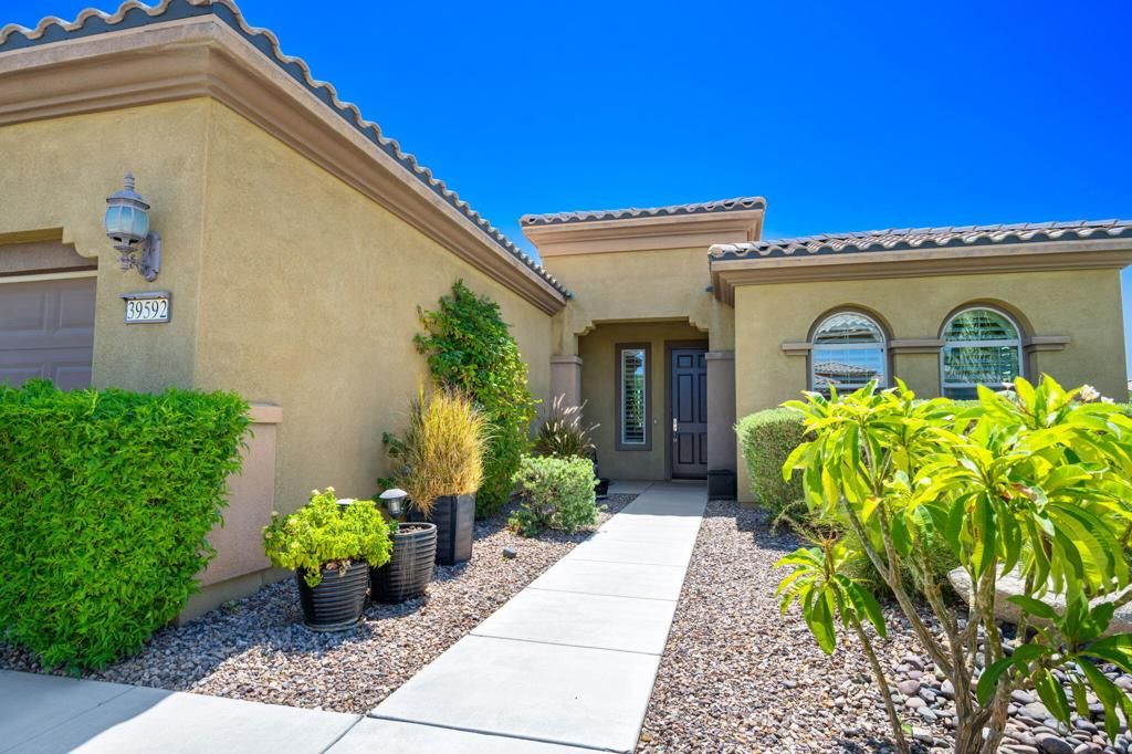 Image 3 of property listing at 39592 Camino Arbusto, Indio, CA 92203
