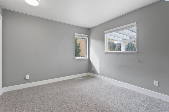 245 High Meadows St, Richland, WA 99352