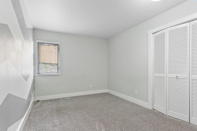 245 High Meadows St, Richland, WA 99352