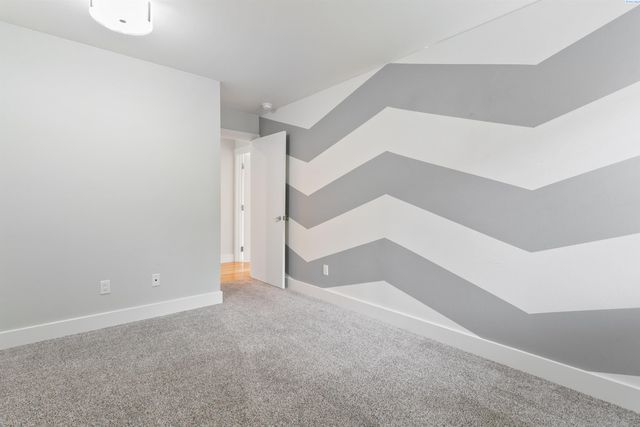 245 High Meadows St, Richland, WA 99352