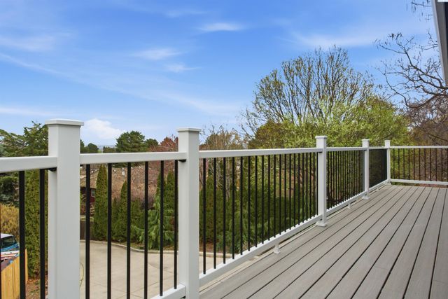 245 High Meadows St, Richland, WA 99352