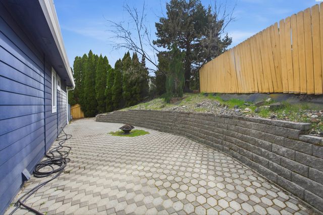 245 High Meadows St, Richland, WA 99352