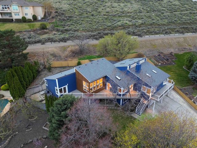 245 High Meadows St, Richland, WA 99352