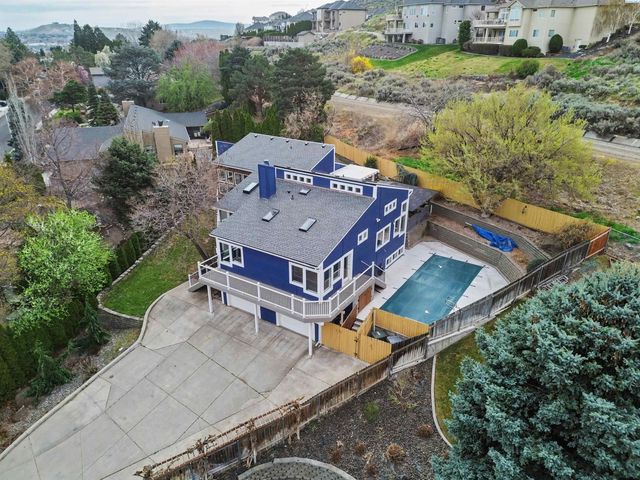 245 High Meadows St, Richland, WA 99352