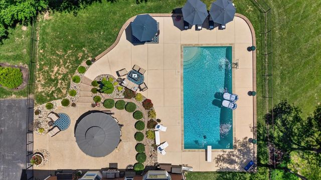 12404 Cedar Moor Drive, Saint Louis, MO 63131
