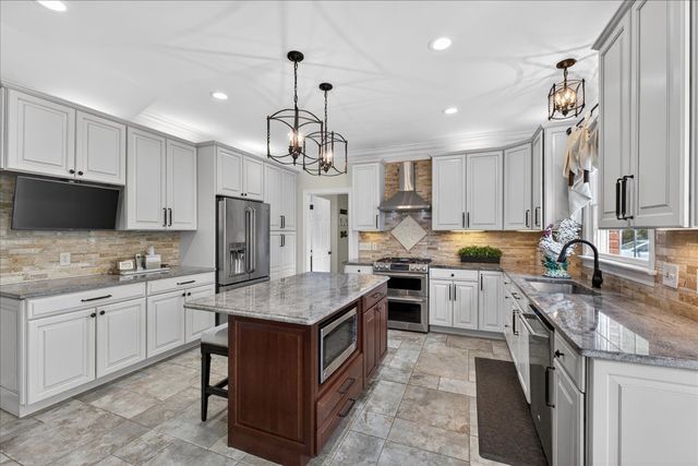 12404 Cedar Moor Drive, Saint Louis, MO 63131